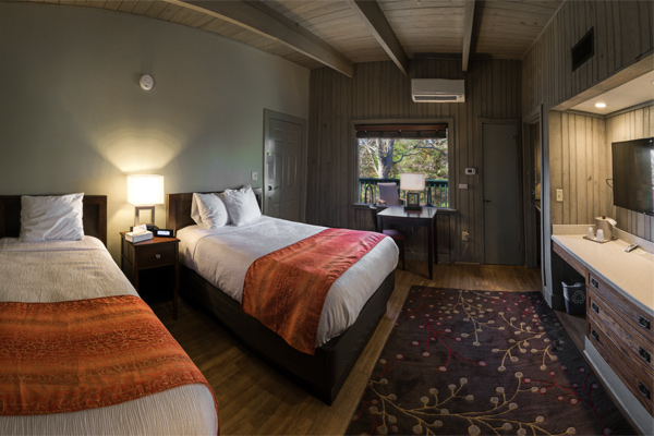 Whiteoak Suite interior at Skyland